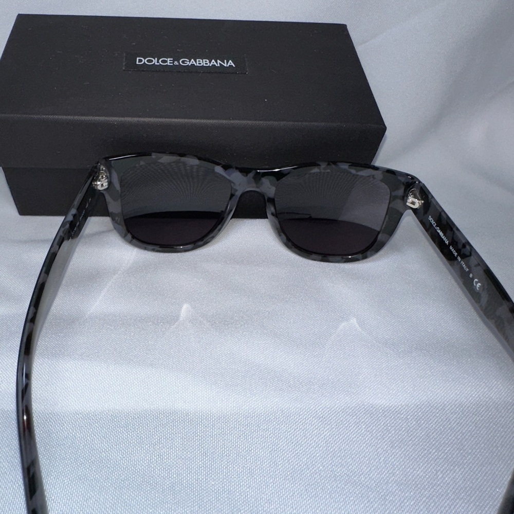 Sun Glasses - image 6